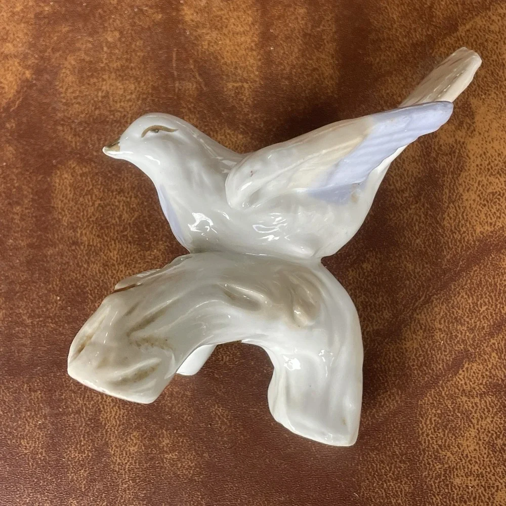 Vtg Porcelain Dove Figurine Blue White Gold Accent 5